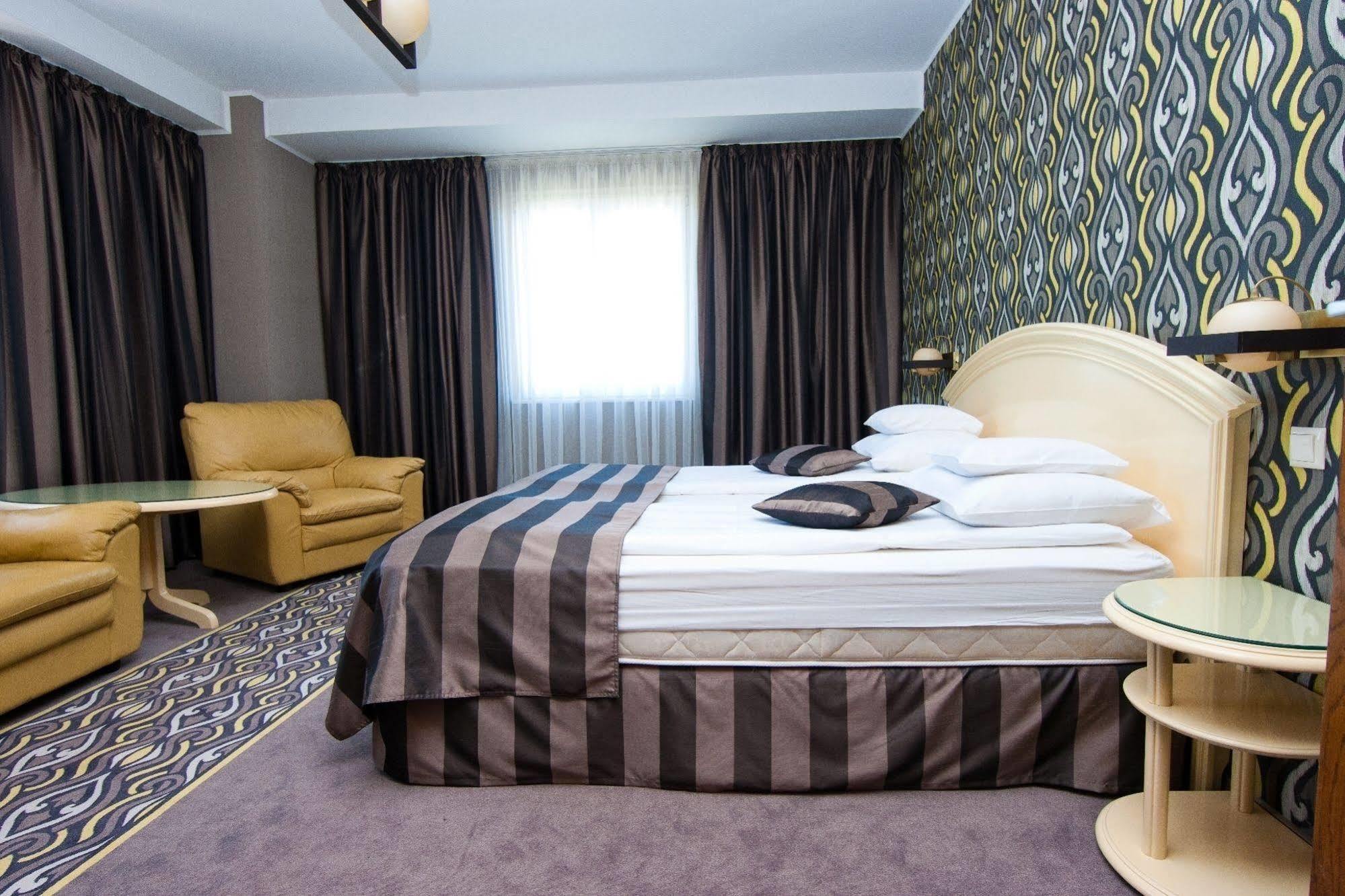 Hotel Onix Cluj-Napoca Exterior photo